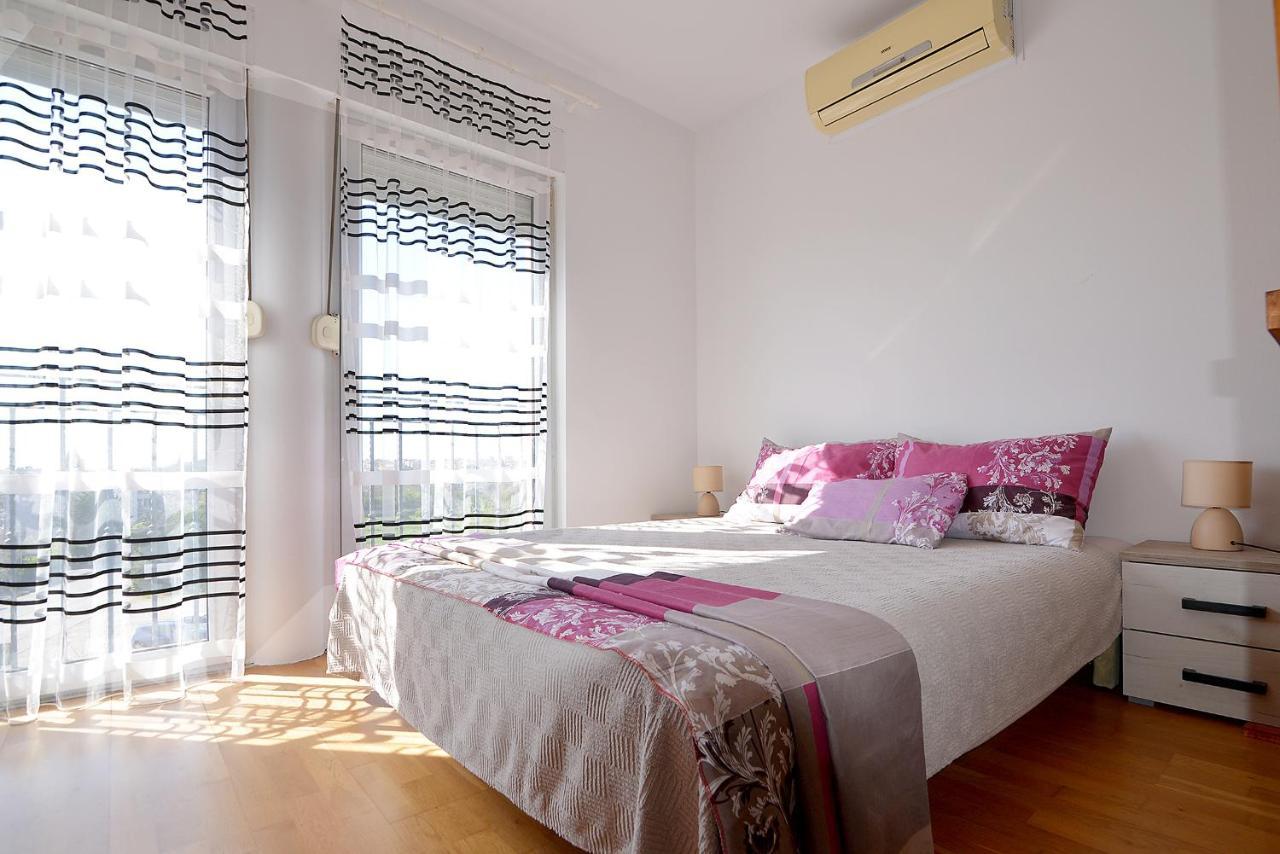 Lungo Mare Apartment With Terrace Pula Zewnętrze zdjęcie