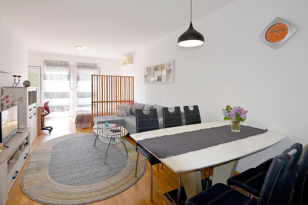 Lungo Mare Apartment With Terrace Pula Zewnętrze zdjęcie