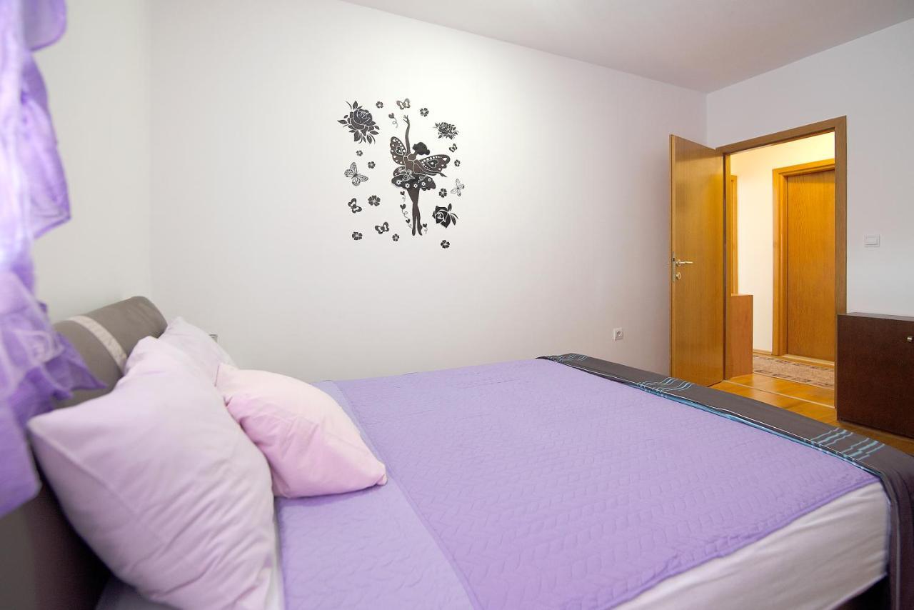 Lungo Mare Apartment With Terrace Pula Zewnętrze zdjęcie