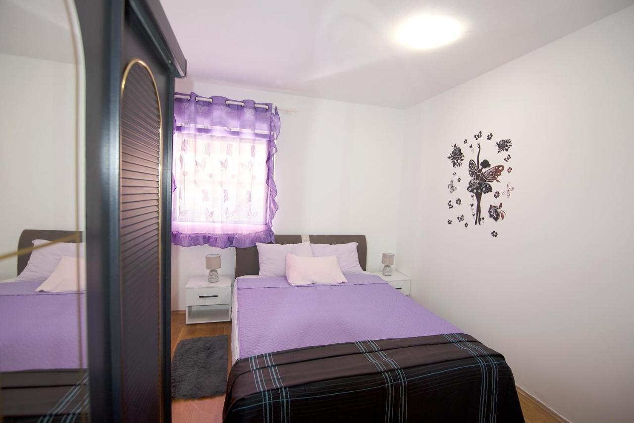 Lungo Mare Apartment With Terrace Pula Zewnętrze zdjęcie