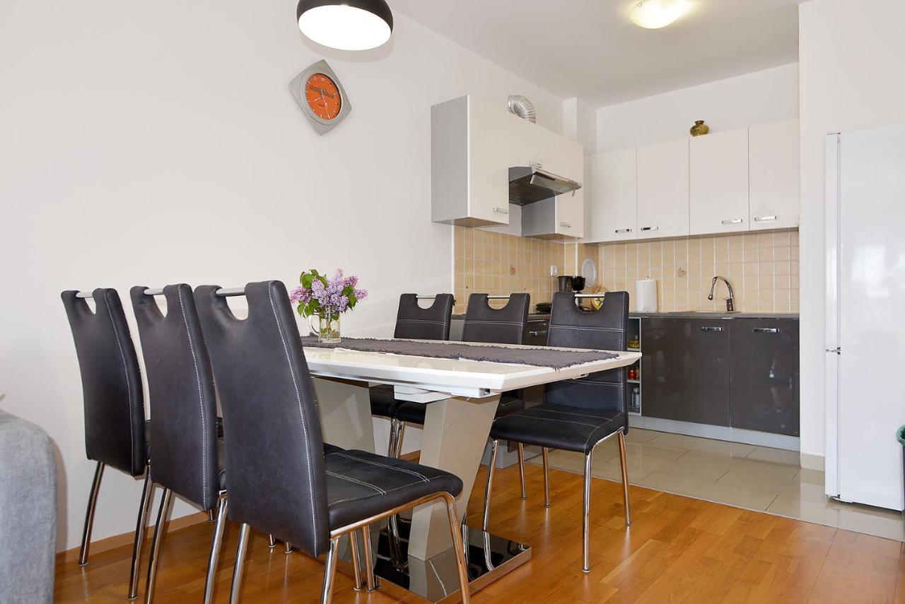 Lungo Mare Apartment With Terrace Pula Zewnętrze zdjęcie