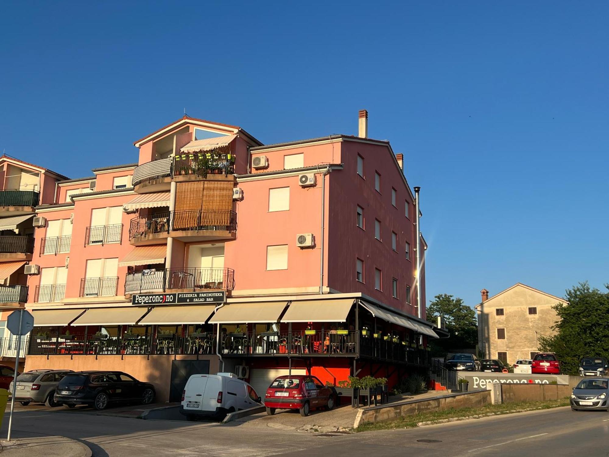 Lungo Mare Apartment With Terrace Pula Zewnętrze zdjęcie